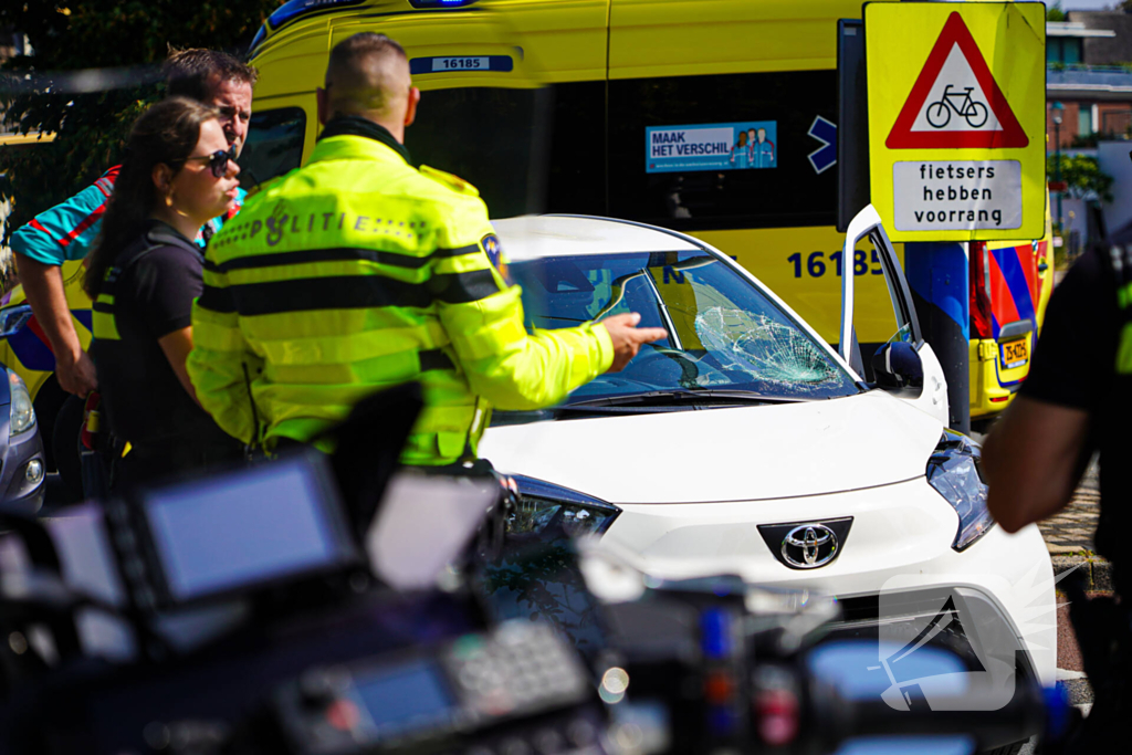 Fietser aangereden op rotonde