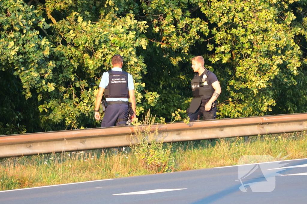 Grootschalige zoekactie met speurhond