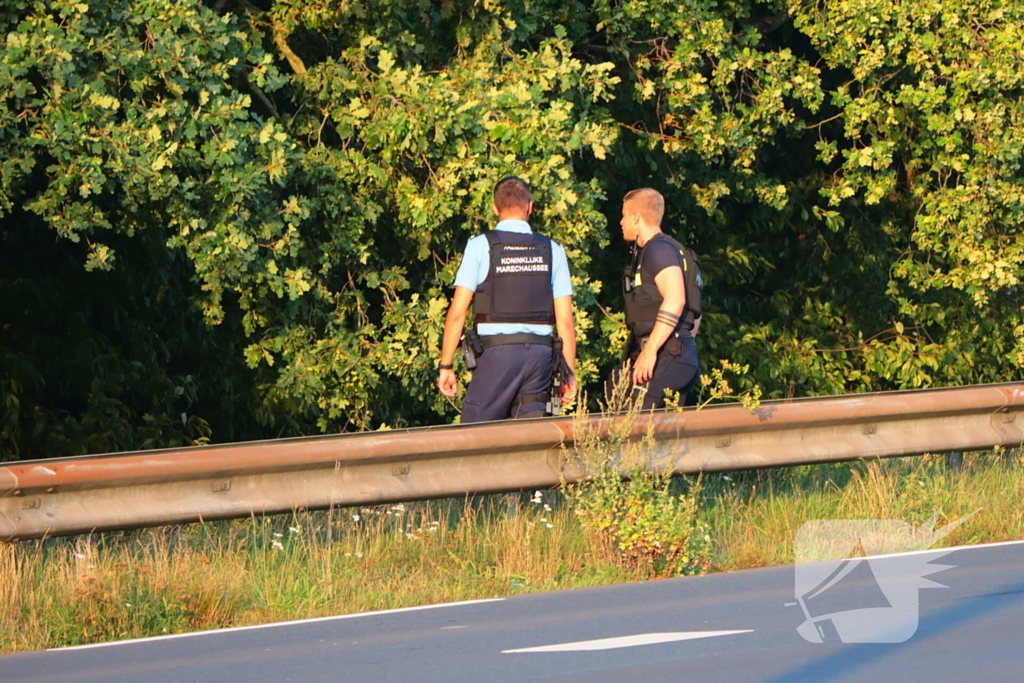 Grootschalige zoekactie met speurhond