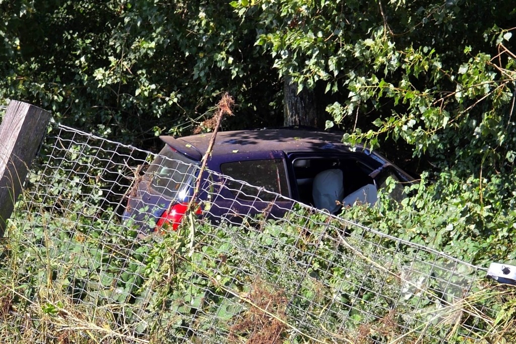 Automobilist gewond na ongeval met voertuig