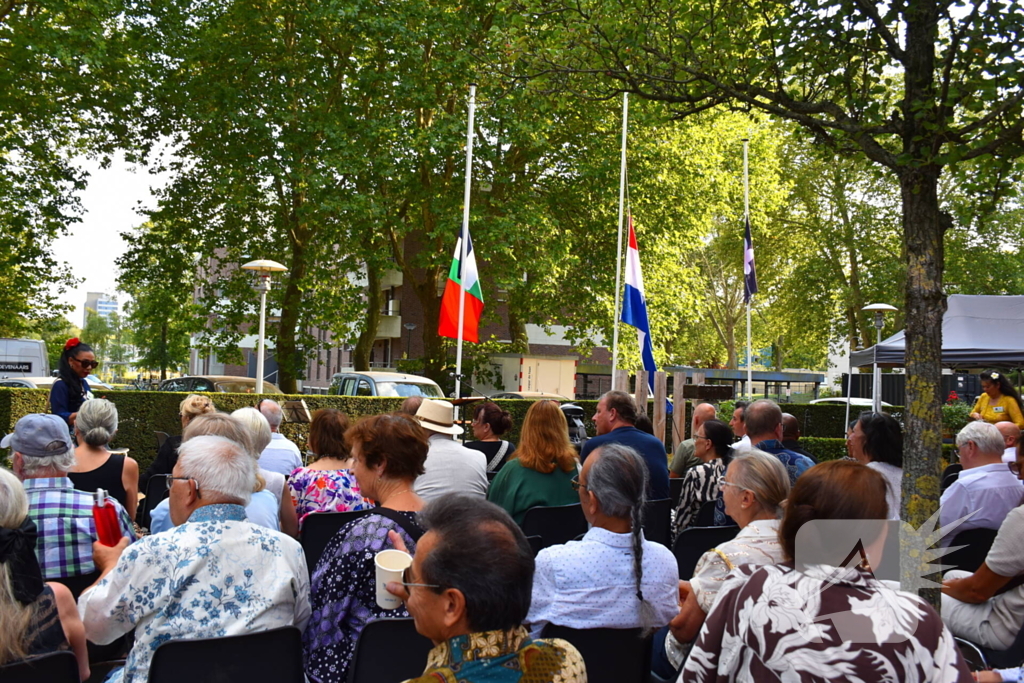 Jaarlijkse herdenking trekt honderden bezoekers