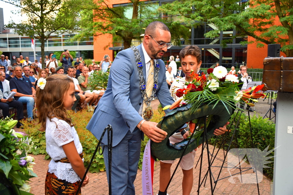 Jaarlijkse herdenking trekt honderden bezoekers