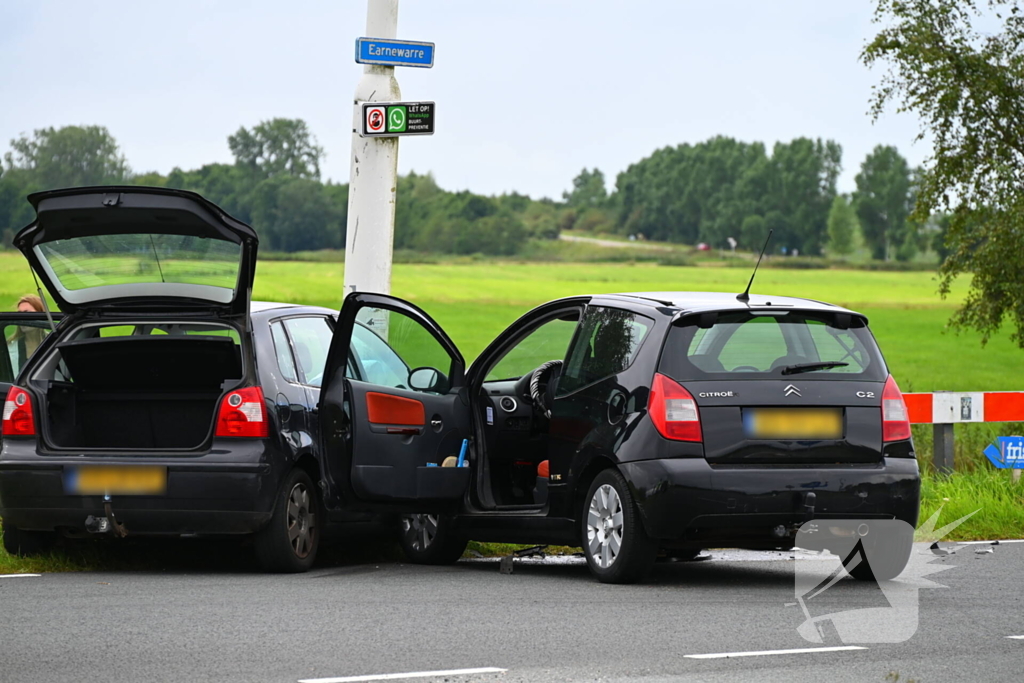 Gewonden en forse schade bij aanrijding