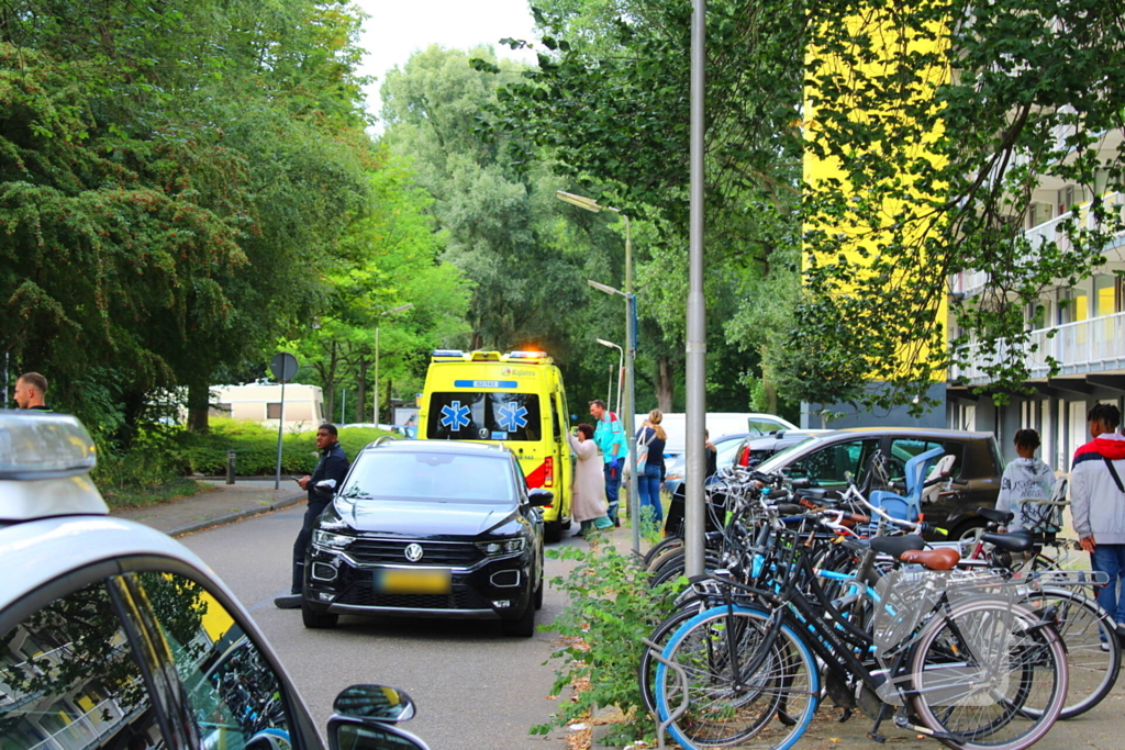 Fietser ten val bij botsing met auto