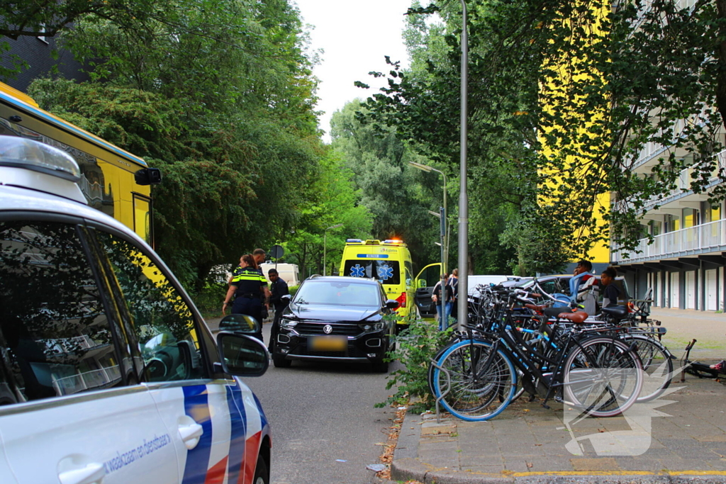 Fietser ten val bij botsing met auto