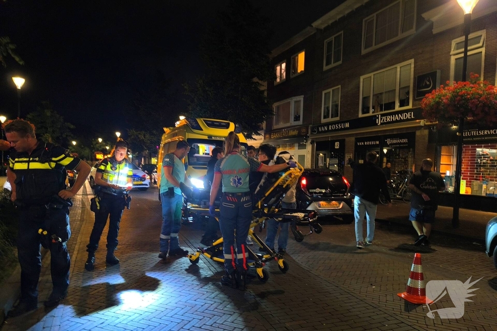 Fietser botst tegen auto