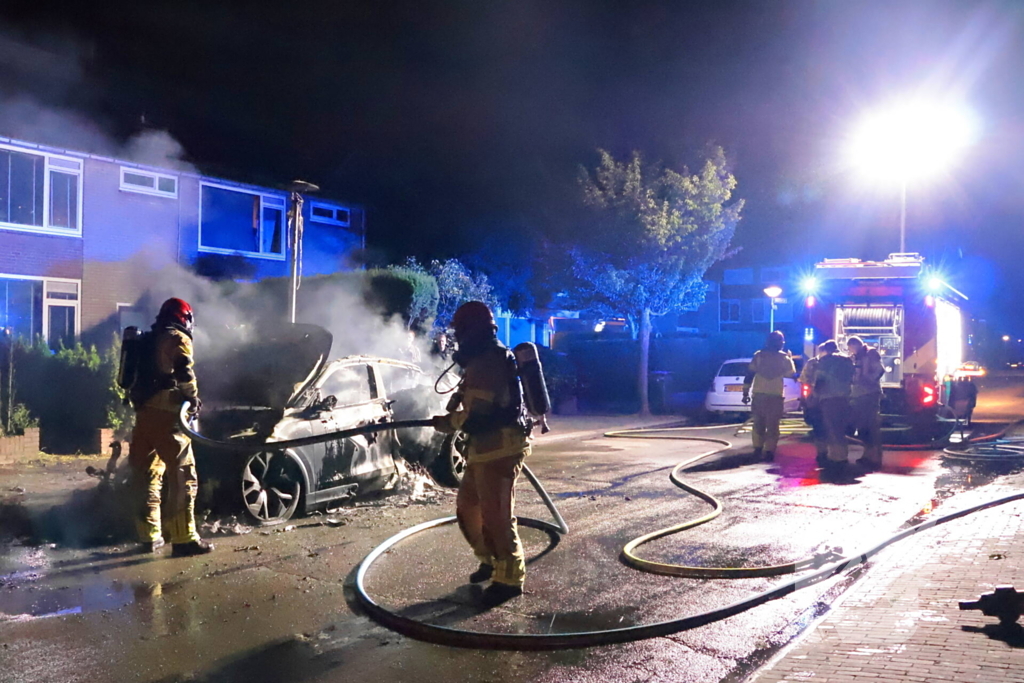 Auto volledig verwoest door brand