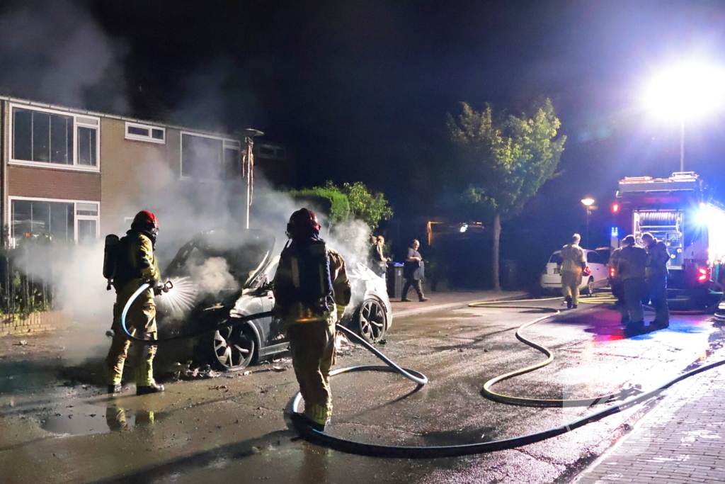 Auto volledig verwoest door brand