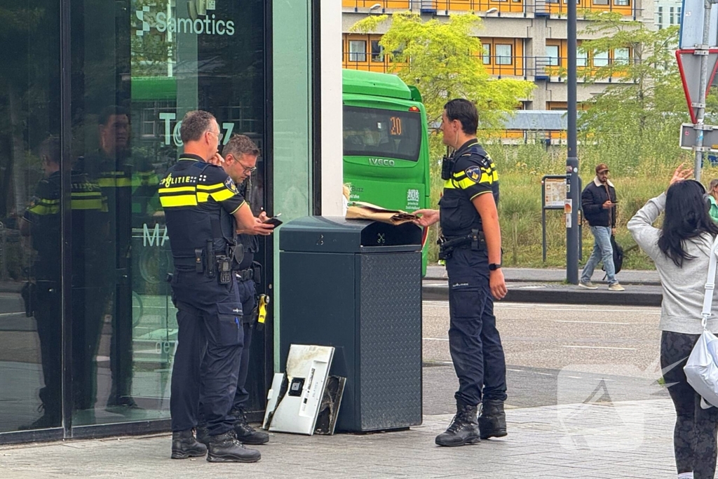 Man sticht brand in stadskantoor