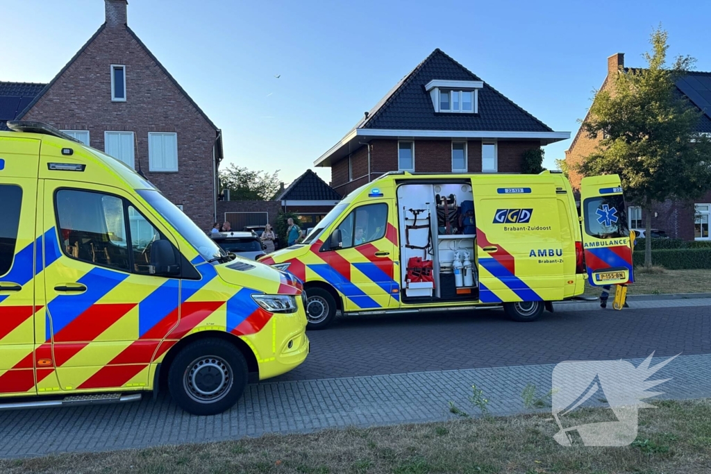 Zwaargewonde bij ongeval met crosbrommertje