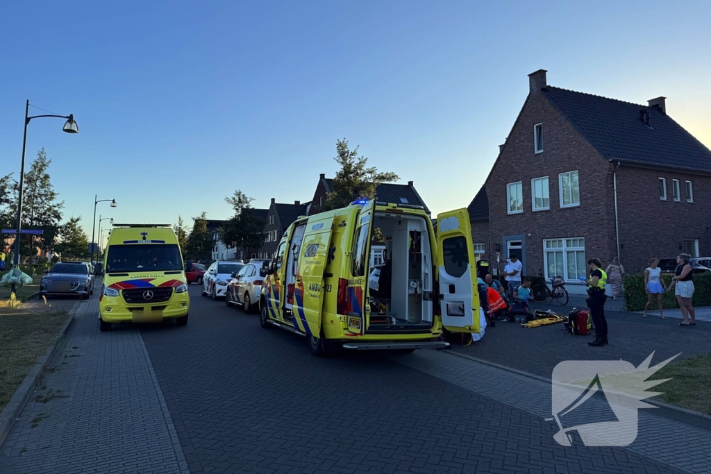 Zwaargewonde bij ongeval met crosbrommertje
