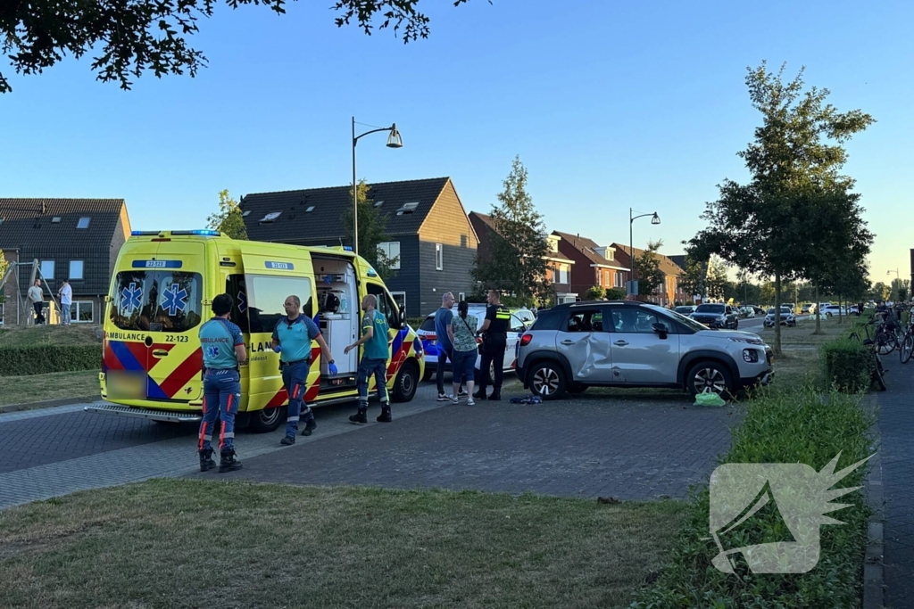 Zwaargewonde bij ongeval met crosbrommertje