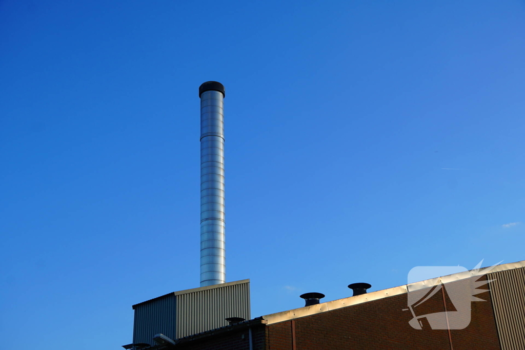 Meerdere brandweer eenheden ingezet bij brand grasdrogerij