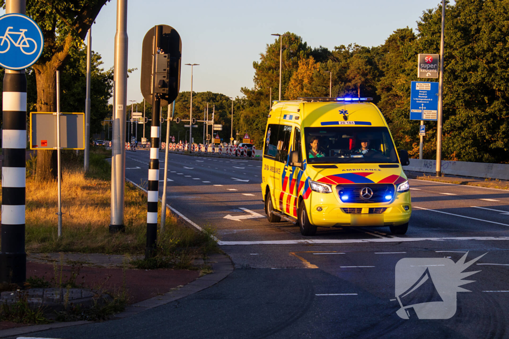 Ongeval met DHL-bus leidt tot botsing met meerdere voertuigen