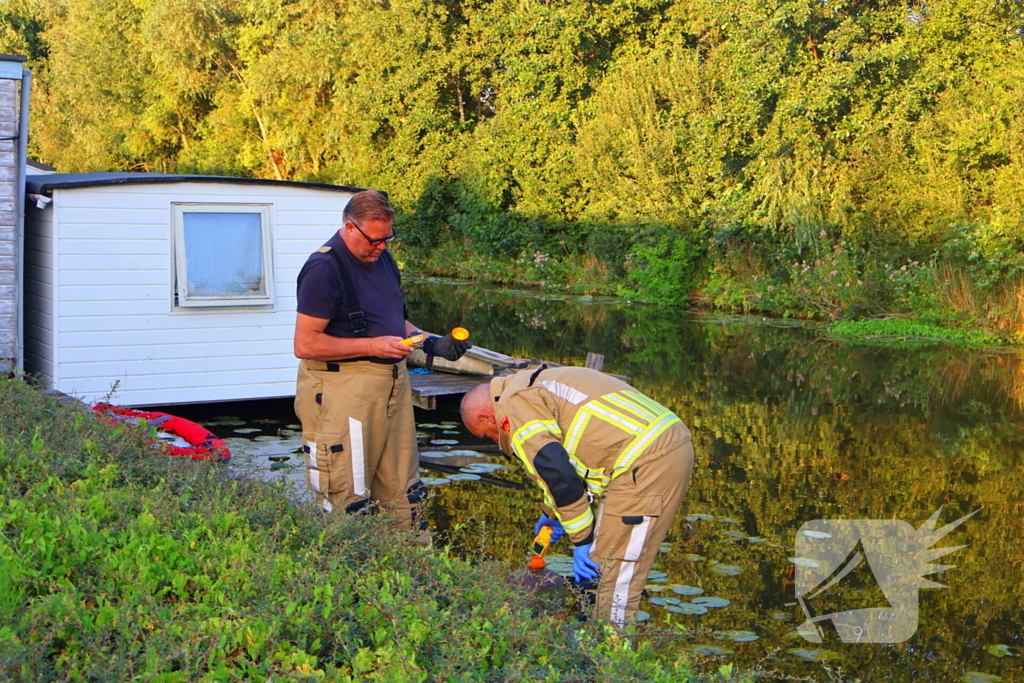 Man komt in aanraking met onbekende chemische stof na vondst vat
