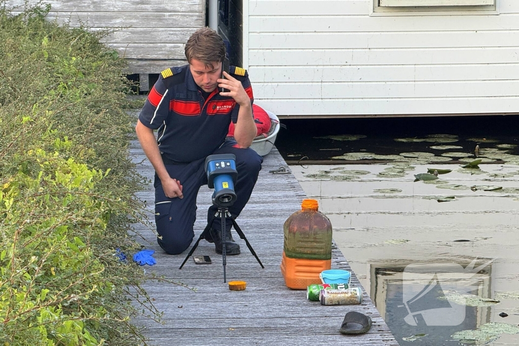 Man komt in aanraking met onbekende chemische stof na vondst vat