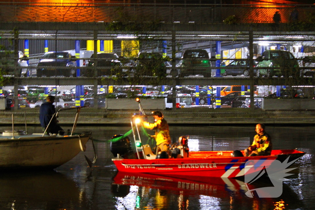 Brandweeractie voor vastgelopen boot