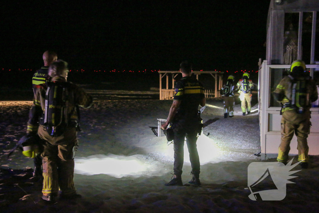 Twee aanhoudingen na brandstichting bij strandtent