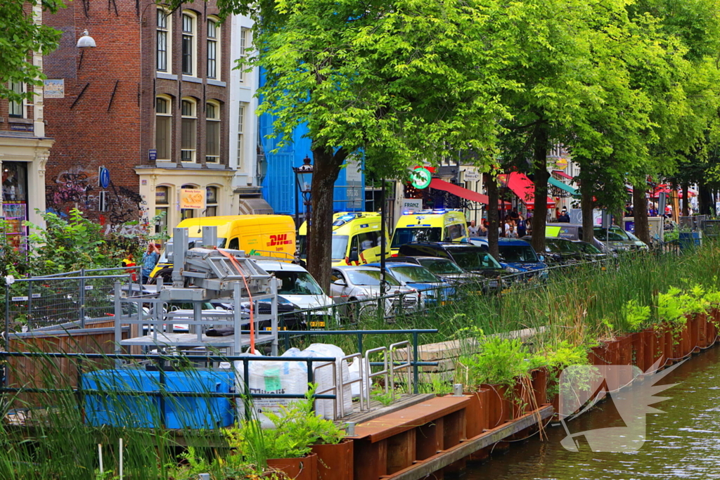 Steekincident leidt tot gewonde en grote politiemacht