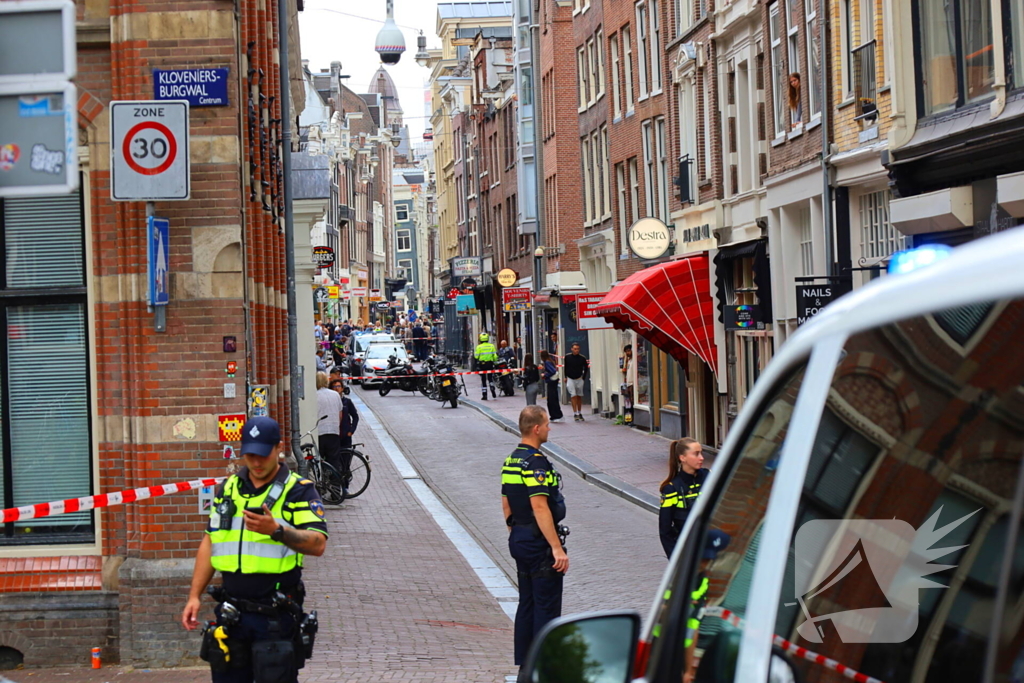 Steekincident leidt tot gewonde en grote politiemacht