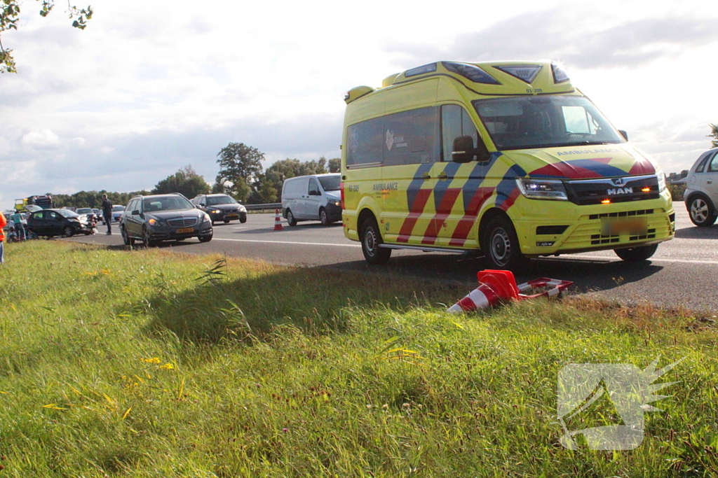 Meerdere auto's betrokken bij ernstige aanrijding