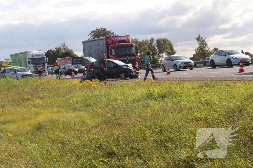 Meerdere auto's betrokken bij ernstige aanrijding