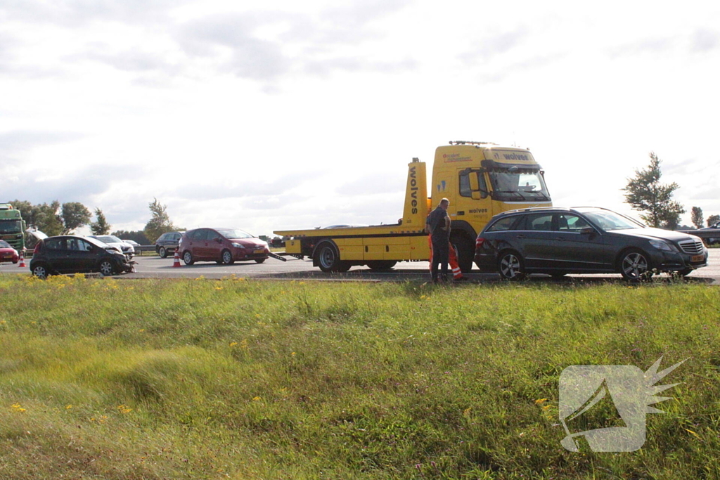 Meerdere auto's betrokken bij ernstige aanrijding