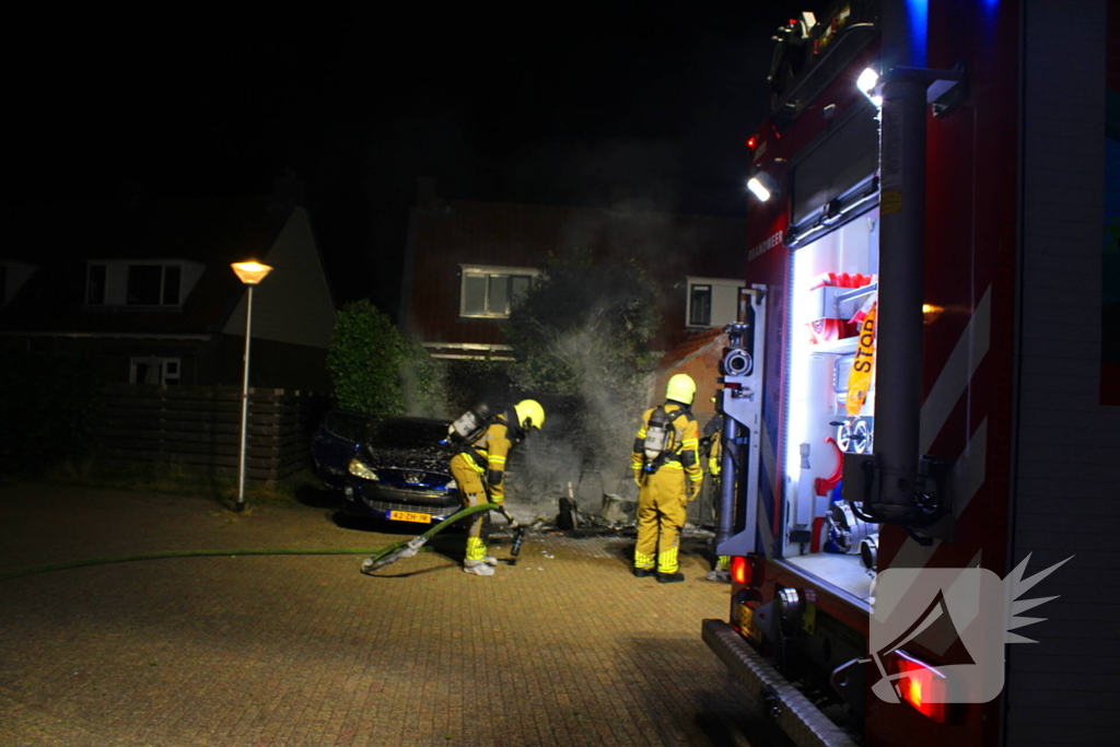 Auto's in vlammen op