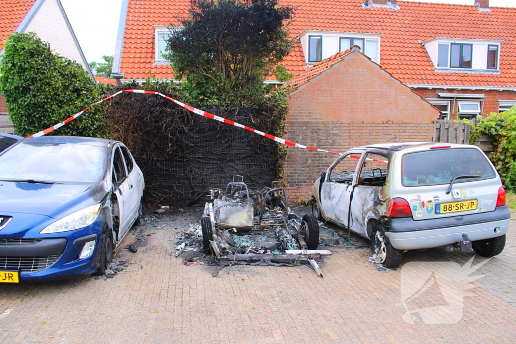 Auto's in vlammen op