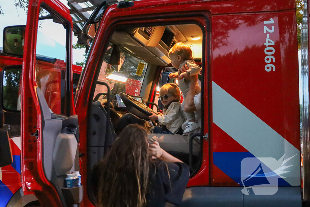 Vuurzee bij speeltuinfeest veroorzaakt grote rookontwikkeling