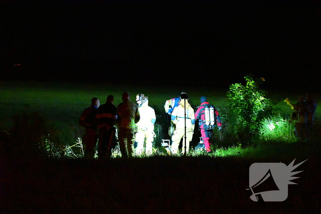 Voertuig te water, bestuurder gewond meegenomen