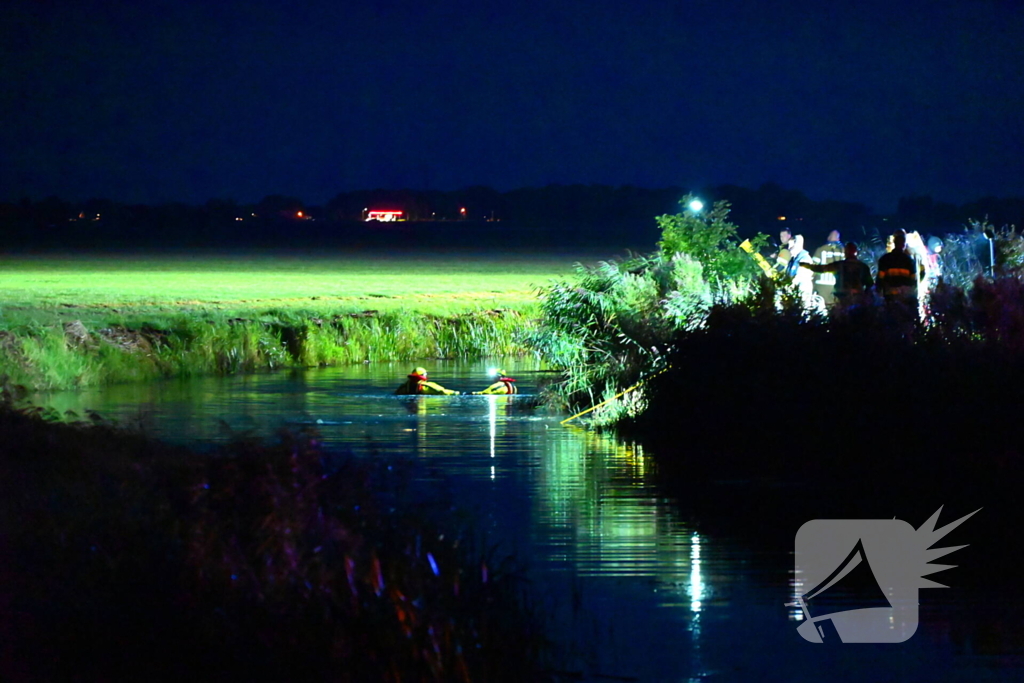 Voertuig te water, bestuurder gewond meegenomen