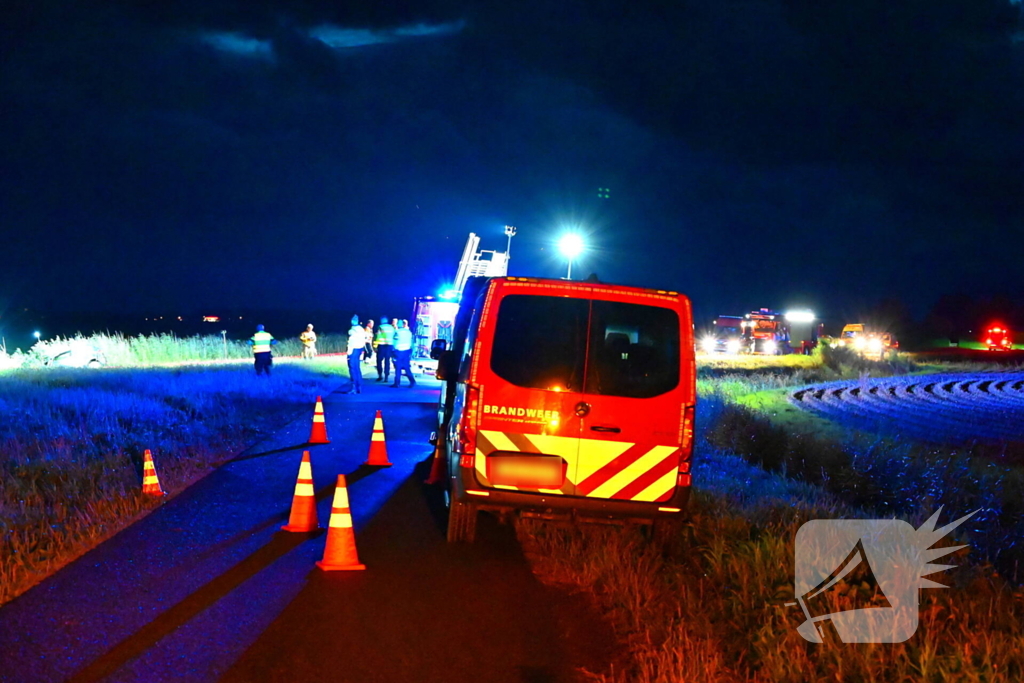 Voertuig te water, bestuurder gewond meegenomen