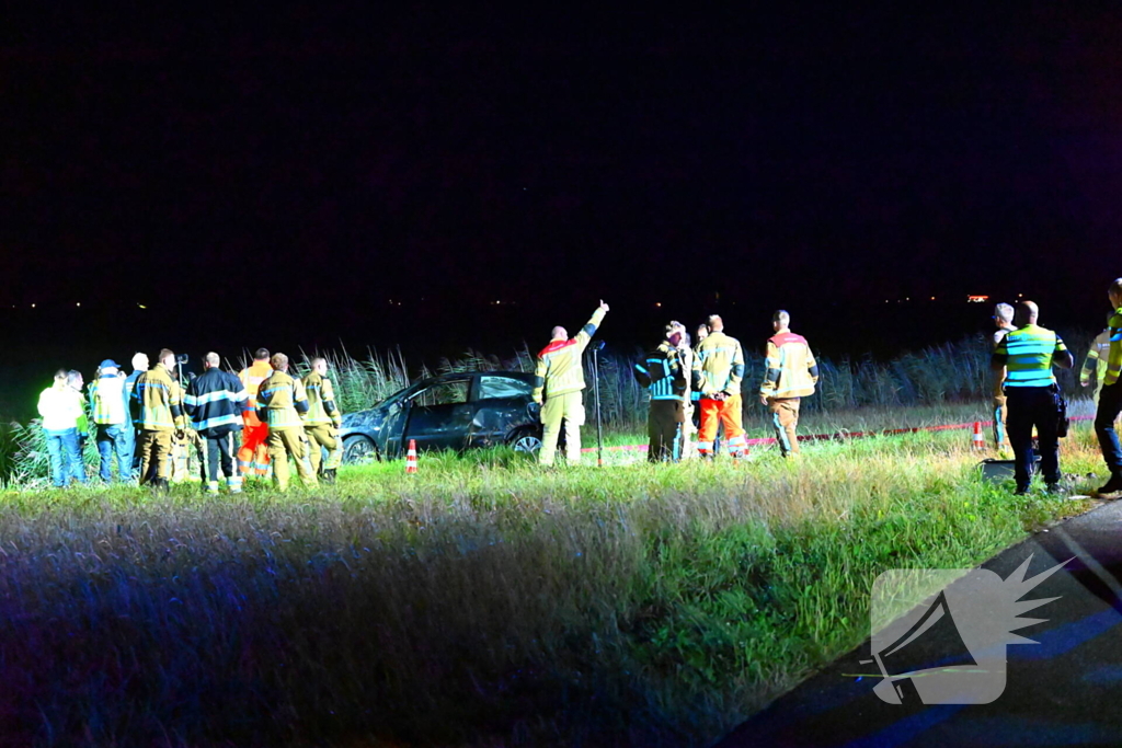 Voertuig te water, bestuurder gewond meegenomen