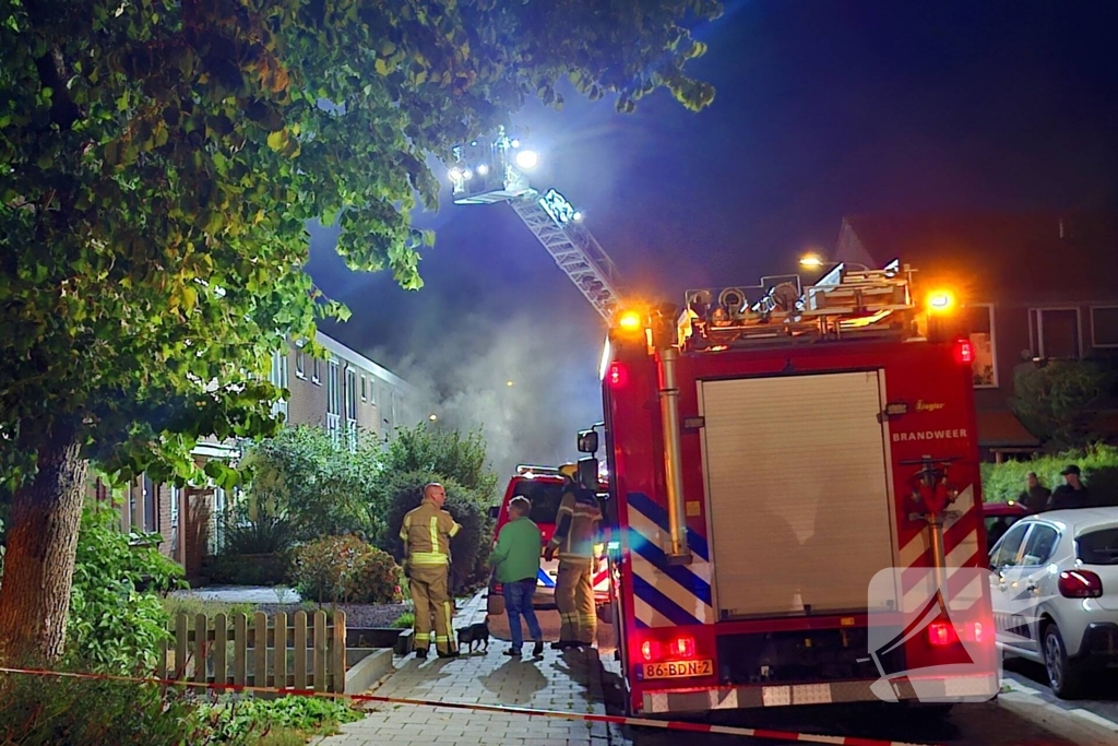 Uitslaande brand verwoest woning