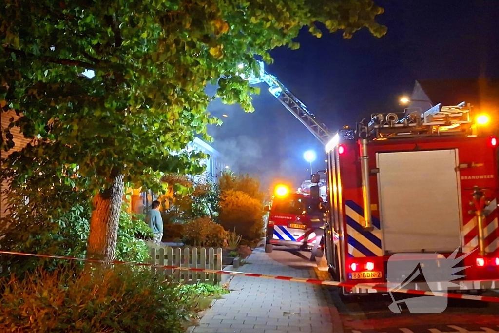 Uitslaande brand verwoest woning