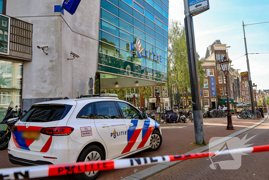 Verdacht pakketje ontdekt voor politiebureau