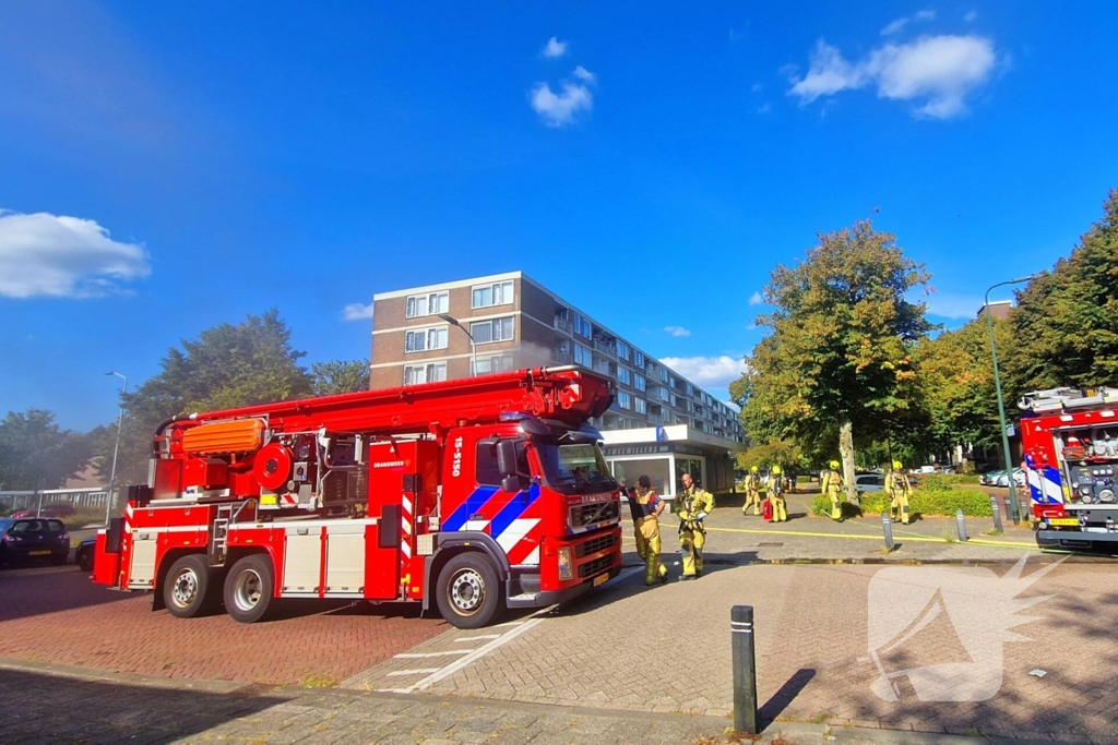 Grote rookontwikkeling door winkelbrand