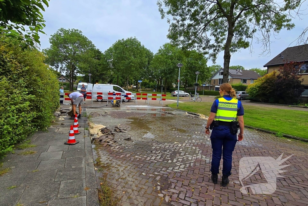 Buurtbewoners grijpen in bij lekkage