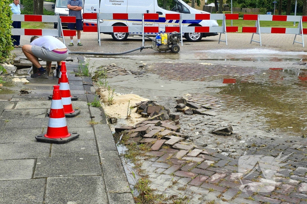 Buurtbewoners grijpen in bij lekkage