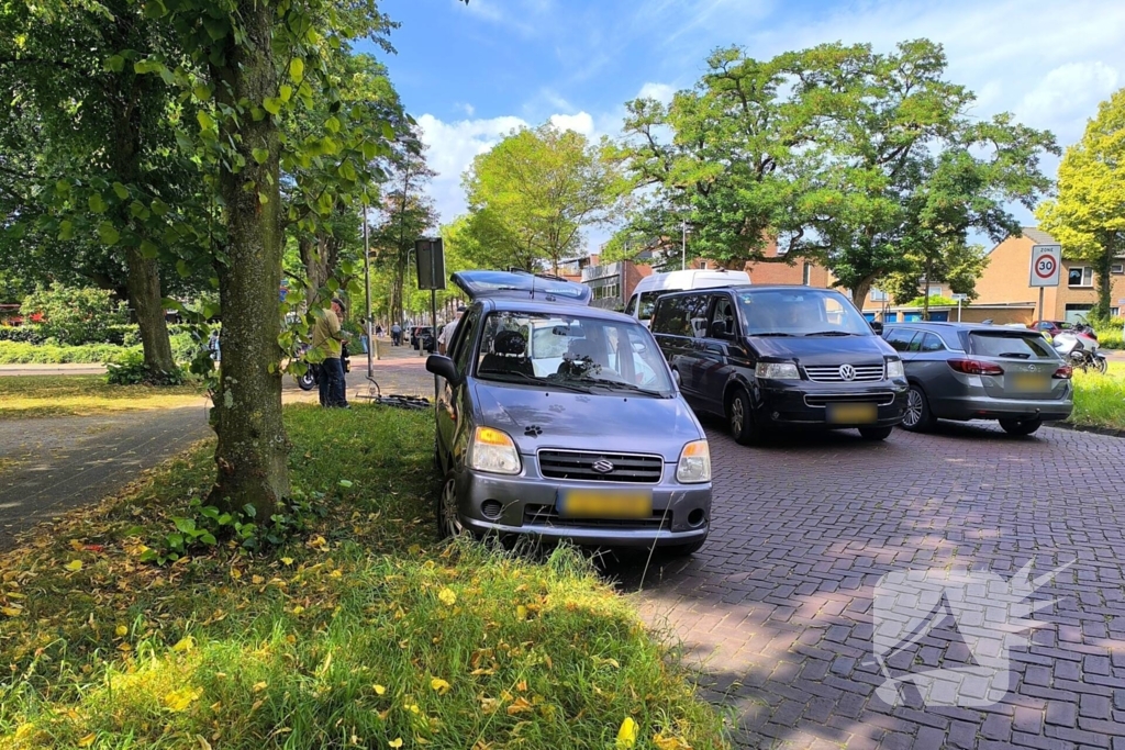Botsing met auto breekt fietsvork