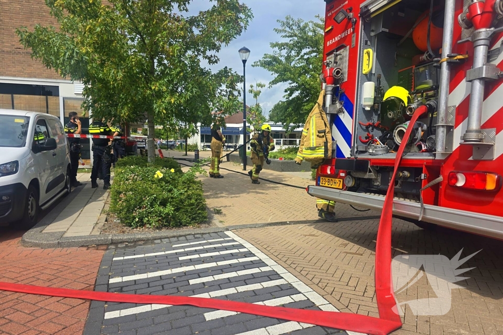 Hoogwerker ingezet bij brand