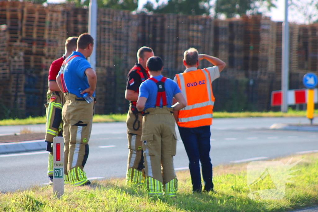 Weg afgesloten na ongeval met gevaarlijke stoffen