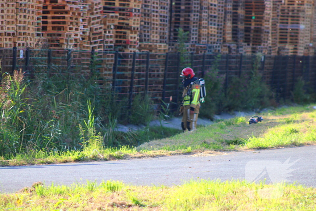 Weg afgesloten na ongeval met gevaarlijke stoffen