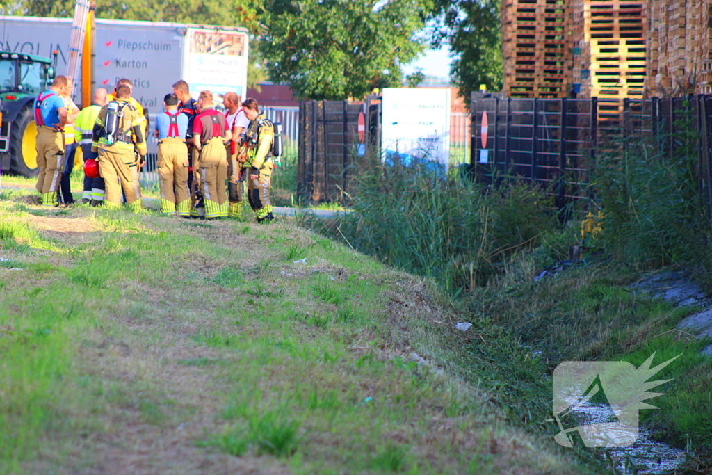 Weg afgesloten na ongeval met gevaarlijke stoffen