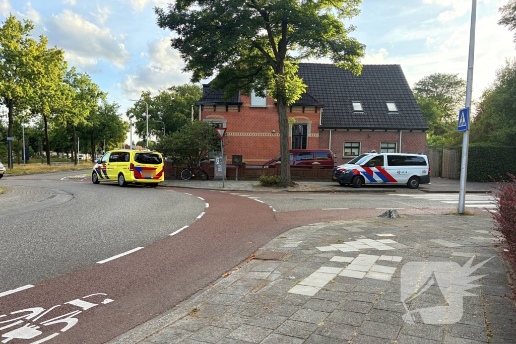 Fietser gewond bij aanrijding op rotonde