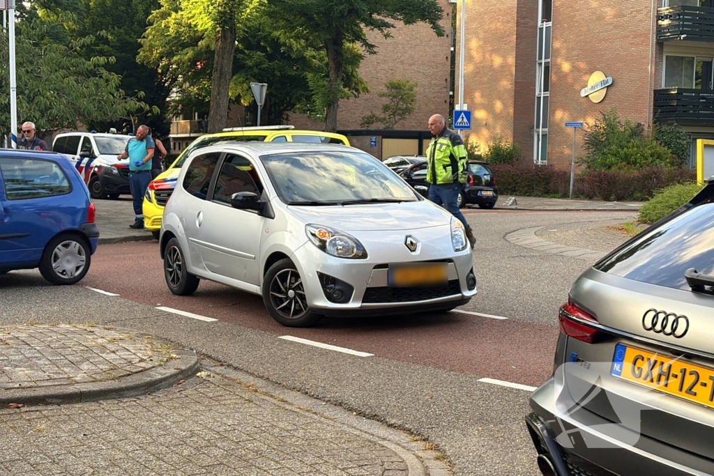 Fietser gewond bij aanrijding op rotonde
