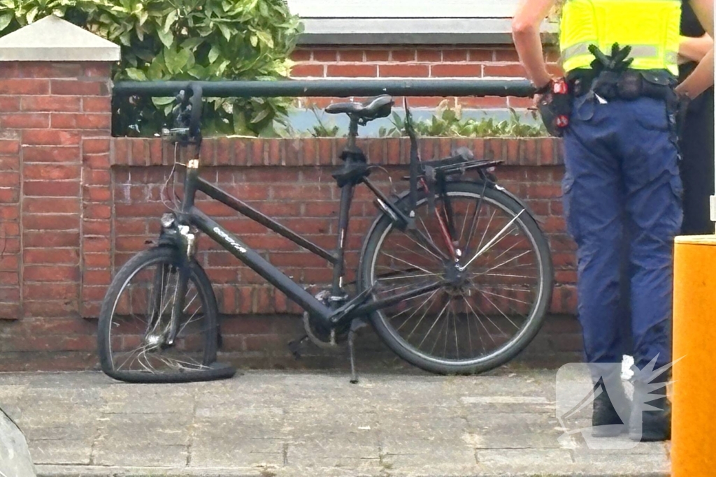 Fietser gewond bij aanrijding op rotonde
