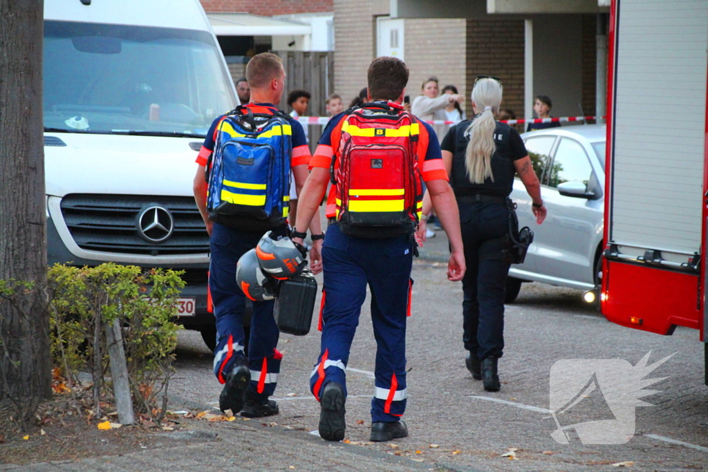 Auto rijdt tegen gevel, meerdere gewonden