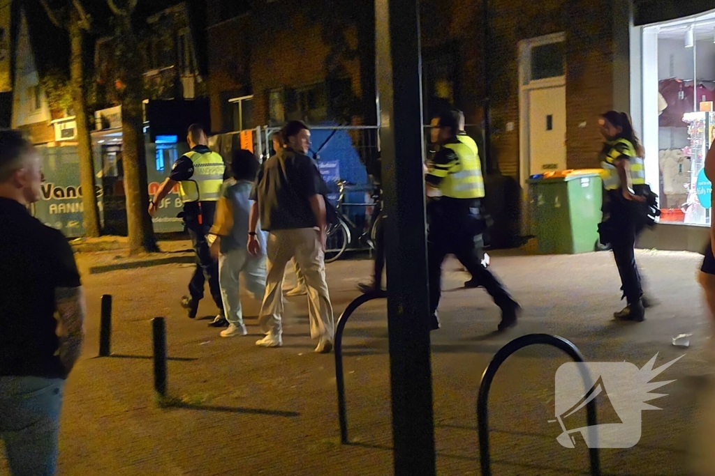 Agent krijgt kopstoot tijdens festival